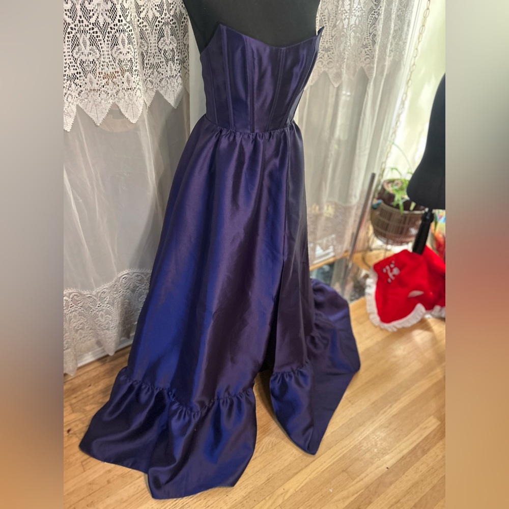 Dessy Collection Vivian Diamond Strapless Gown – Style 3152 – Size 0R PURPLE